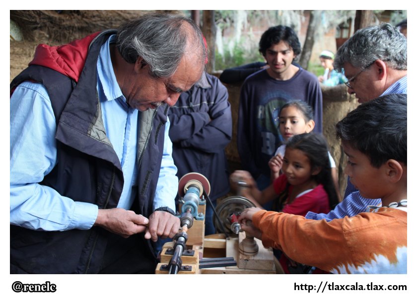 Miguel Angel Marquez, Artesano Tlaxquense y su Tlaxcomovil - Foto