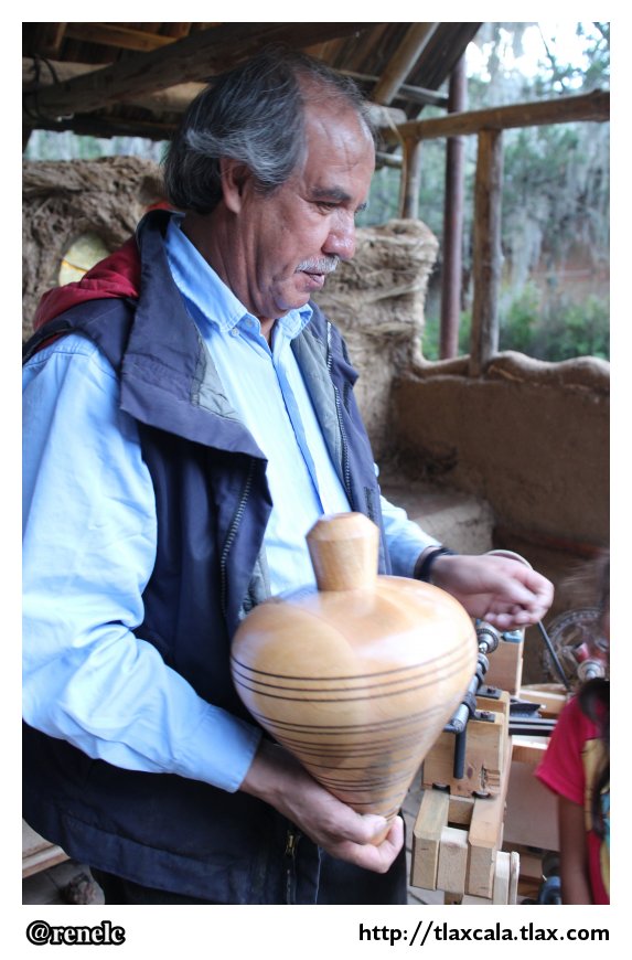 Miguel Angel Marquez, Artesano Tlaxquense y su Tlaxcomovil - Foto