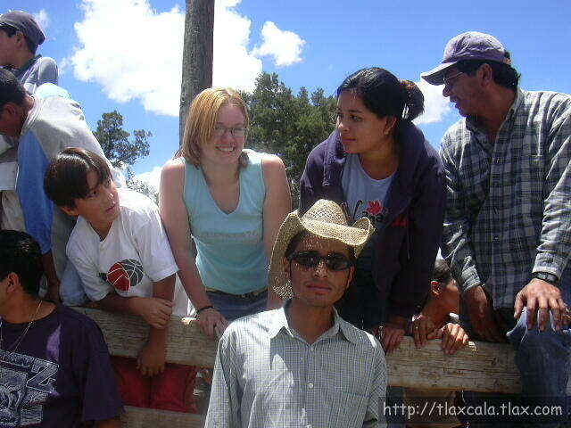 Jose Luis con sus primas..aja