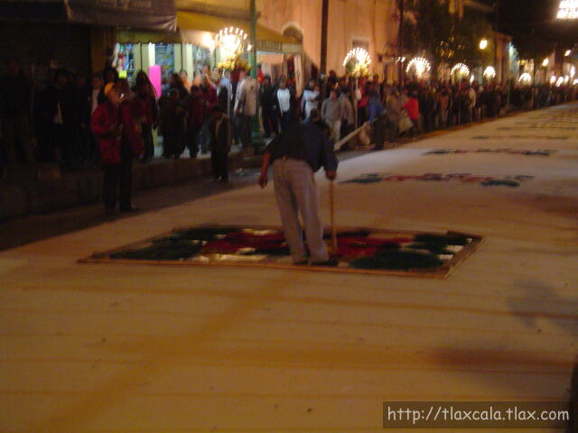 Los preparativos - Las Alfombras (14-08-2004)