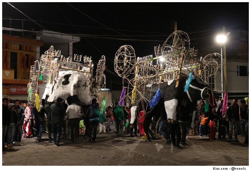 Remate de Carnaval Payasos Mazatecochco 2014, Quema de toros - Foto