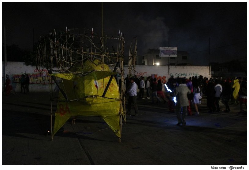 Remate de Carnaval Payasos Mazatecochco 2014, Quema de toros - Foto