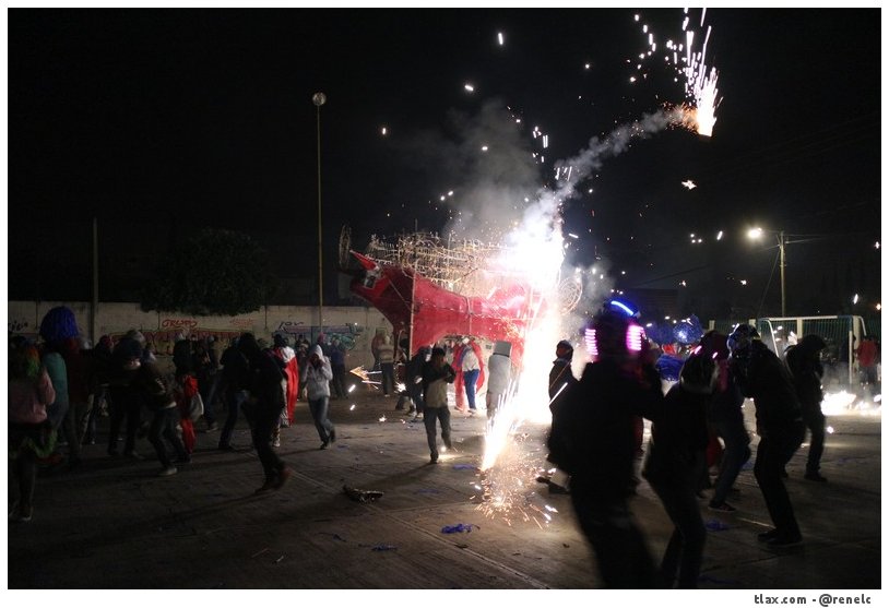 Remate de Carnaval Payasos Mazatecochco 2014, Quema de toros - Foto