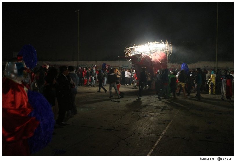 Remate de Carnaval Payasos Mazatecochco 2014, Quema de toros - Foto
