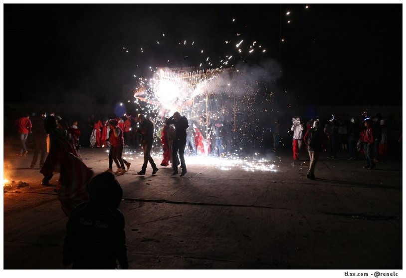 Remate de Carnaval Payasos Mazatecochco 2014, Quema de toros - Foto