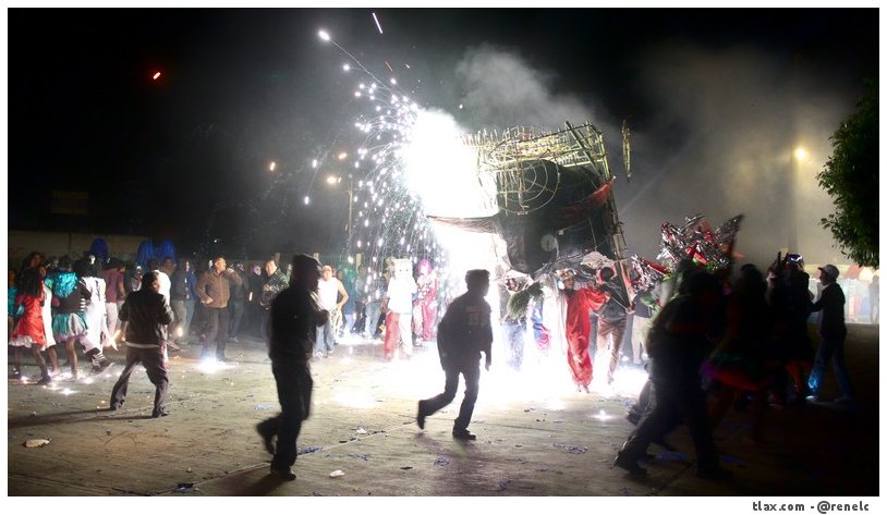 Remate de Carnaval Payasos Mazatecochco 2014, Quema de toros - Foto