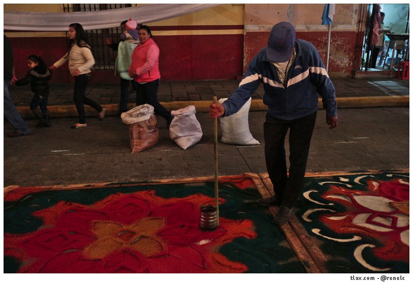 La noche que nadie duerme, las alfombras huamantla 2014 - Foto