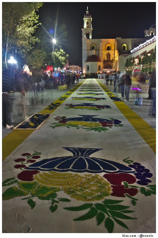 La noche que nadie duerme, las alfombras huamantla 2014 - Foto