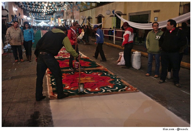 La noche que nadie duerme, las alfombras huamantla 2014 - Foto