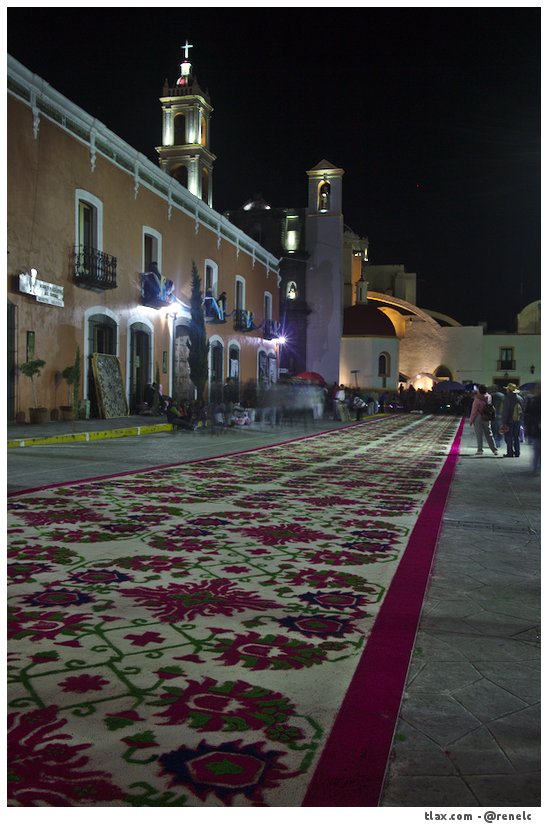 La noche que nadie duerme, las alfombras huamantla 2014 - Foto