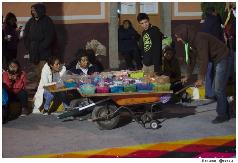 La noche que nadie duerme, las alfombras huamantla 2014 - Foto