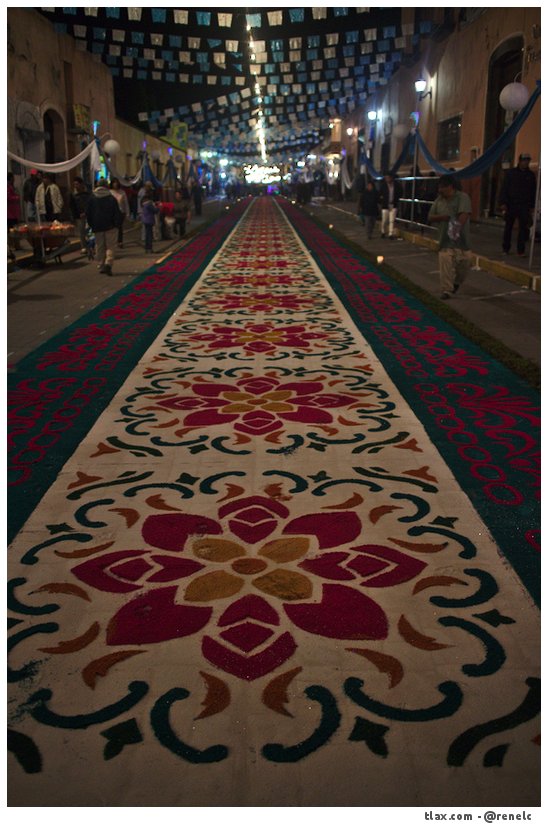 La noche que nadie duerme, las alfombras huamantla 2014 - Foto
