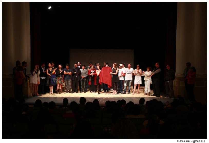 Rasgar la noche en el Teatro Xicohtencatl - Foto