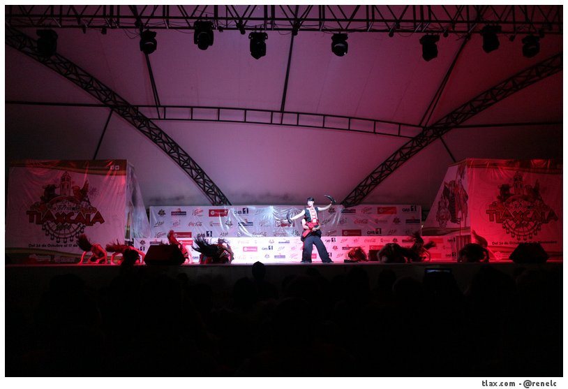 Ballet Folklrico de Honghe (China) en la feria de Tlaxcala - Foto