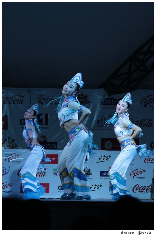Ballet Folklrico de Honghe (China) en la feria de Tlaxcala - Foto