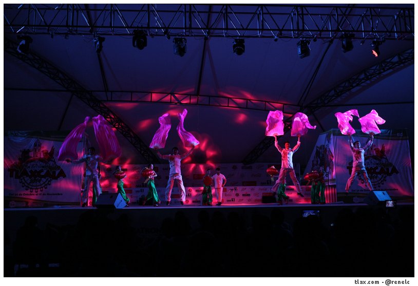 Ballet Folklrico de Honghe (China) en la feria de Tlaxcala - Foto