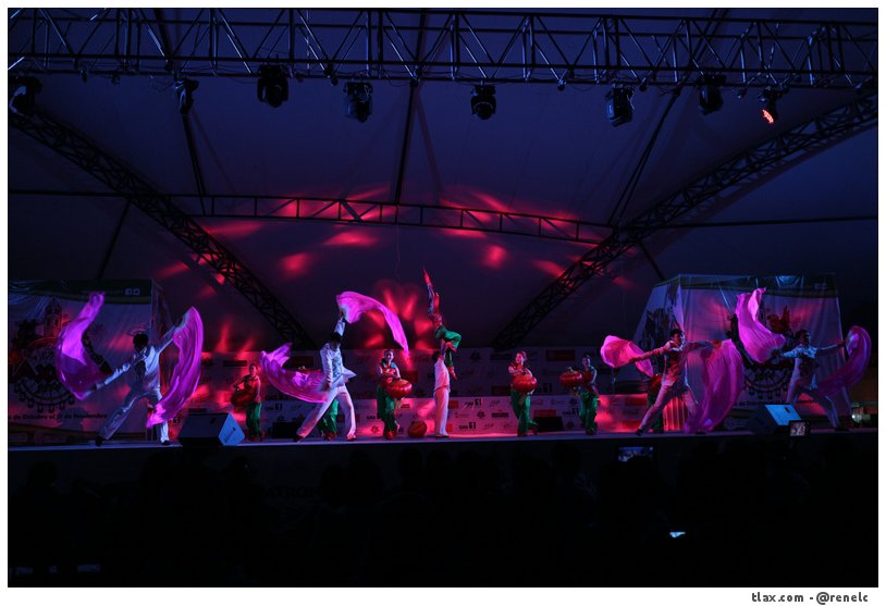 Ballet Folklrico de Honghe (China) en la feria de Tlaxcala - Foto