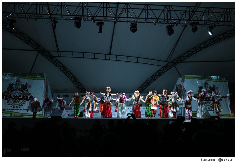 Ballet Folklrico de Honghe (China) en la feria de Tlaxcala - Foto
