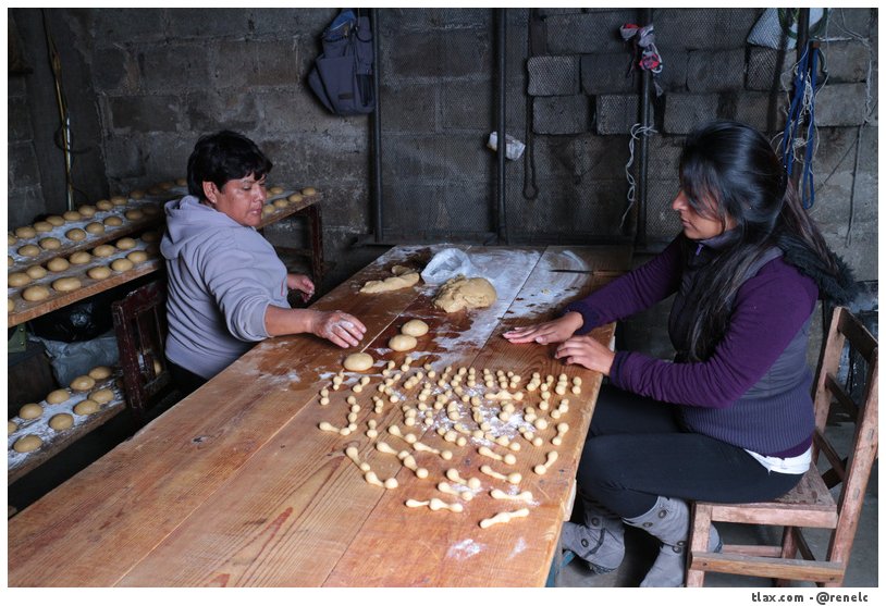 Haciendo hojaldras en Xaltipan (Contla) - Foto