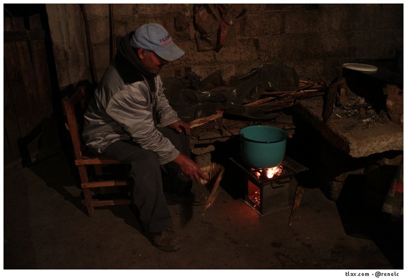 Haciendo hojaldras en Xaltipan (Contla) - Foto