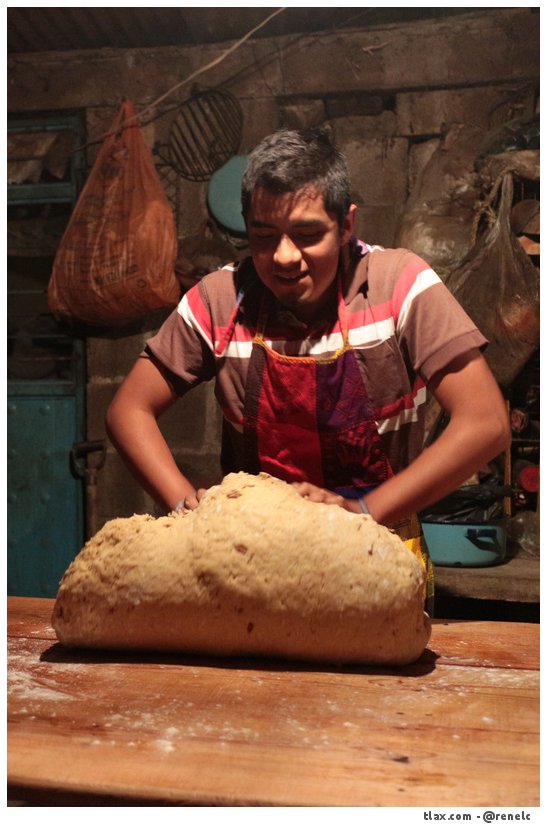 Haciendo hojaldras en Xaltipan (Contla) - Foto