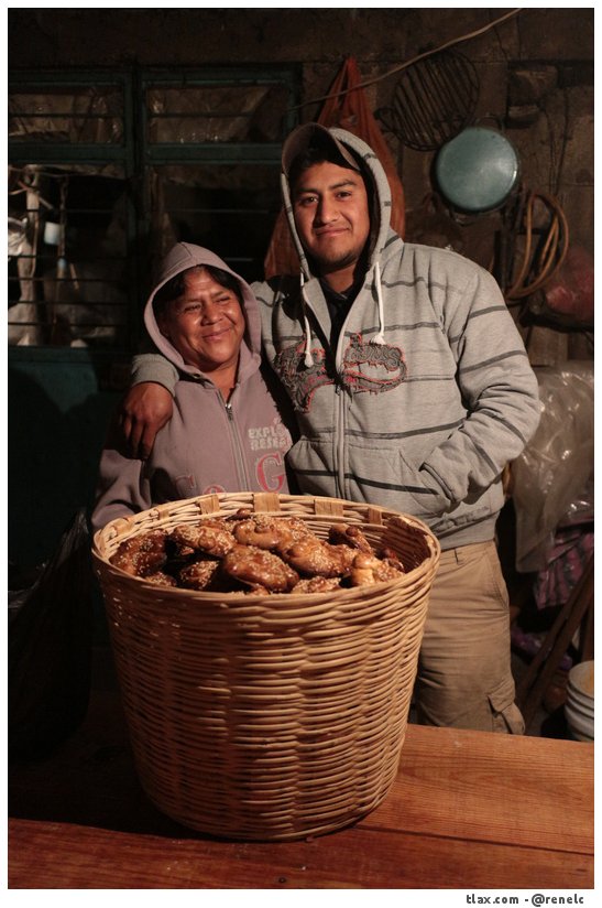 Haciendo hojaldras en Xaltipan (Contla) - Foto