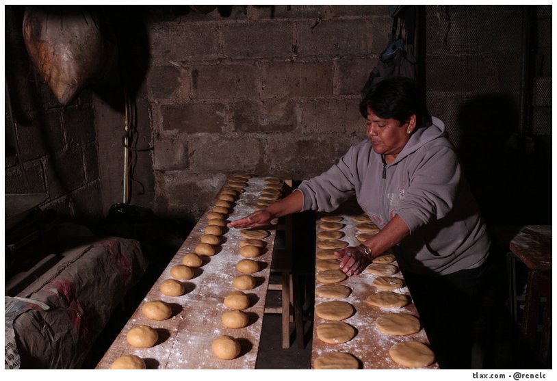 Haciendo hojaldras en Xaltipan (Contla) - Foto