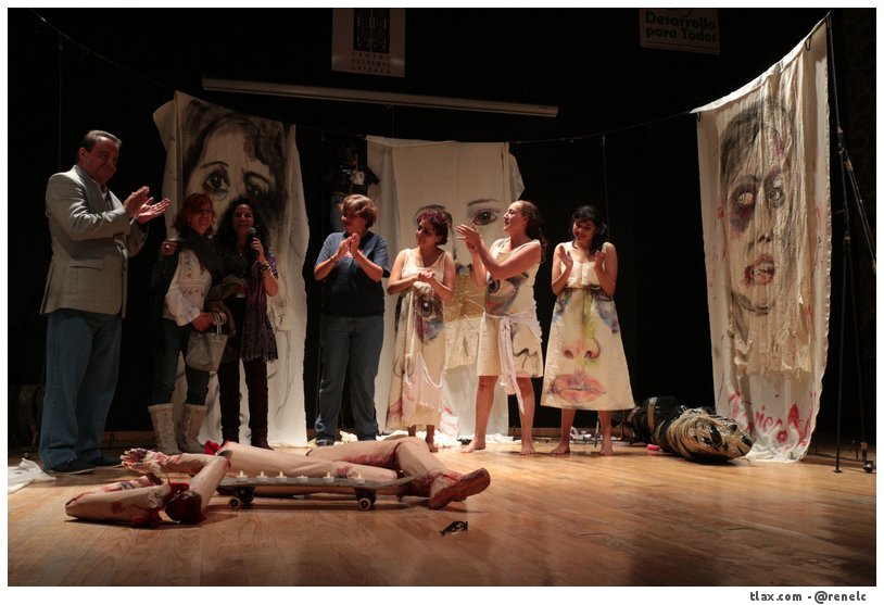 Puesta en escena &quot;Anima Sola&quot; por el taller de teatro Tlaloque - Foto