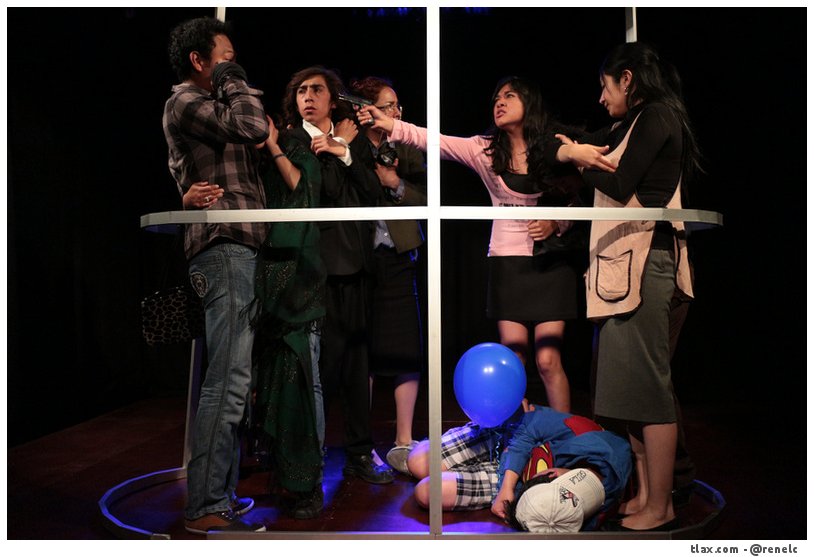 Puesta en escena &quot;Cupo Limitado&quot; por el taller de teatro Tlaloque - Foto