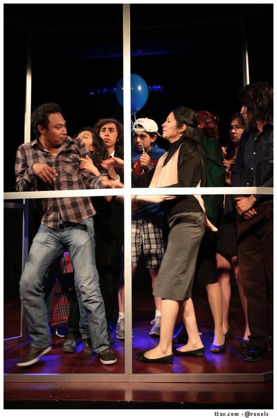 Puesta en escena &quot;Cupo Limitado&quot; por el taller de teatro Tlaloque - Foto