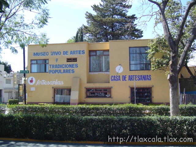 Fachada de la casa de las artesanias