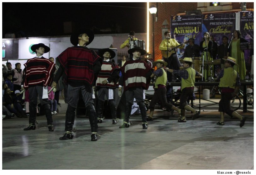 Ballet folclrico &quot;Antumapu&quot; de chile en Santa Ana Chiuautempan  - Foto