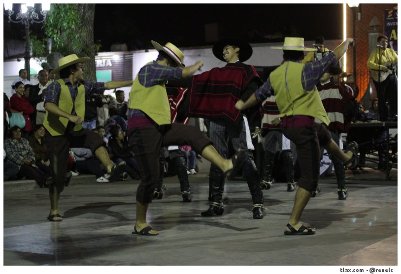 Ballet folclrico &quot;Antumapu&quot; de chile en Santa Ana Chiuautempan  - Foto