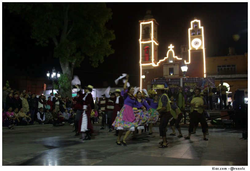 Ballet folclrico &quot;Antumapu&quot; de chile en Santa Ana Chiuautempan  - Foto