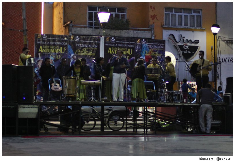 Ballet folclrico &quot;Antumapu&quot; de chile en Santa Ana Chiuautempan  - Foto