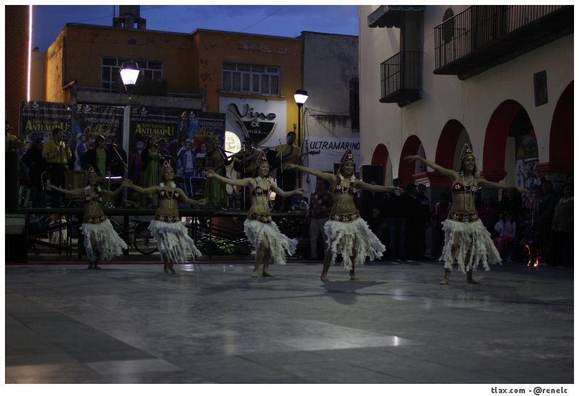 Ballet folclrico &quot;Antumapu&quot; de chile en Santa Ana Chiuautempan  - Foto
