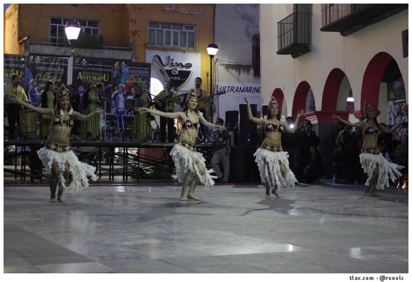 Ballet folclrico &quot;Antumapu&quot; de chile en Santa Ana Chiuautempan  - Foto