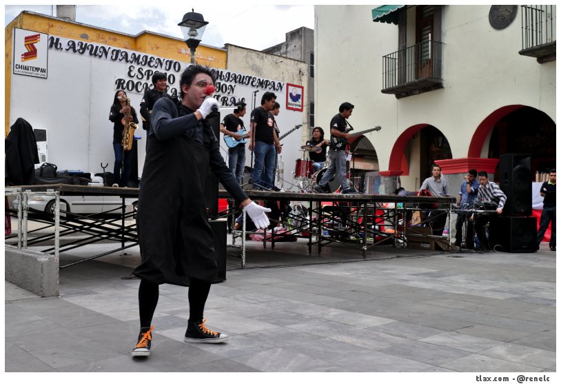 Rockola teatral en el centro de Santa Ana Chiautempan - Foto