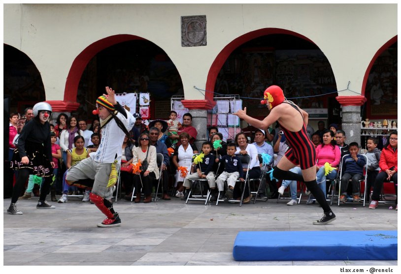 Rockola teatral en el centro de Santa Ana Chiautempan - Foto