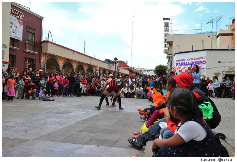 Rockola teatral en el centro de Santa Ana Chiautempan - Foto