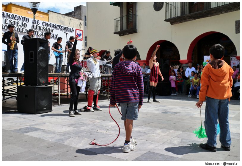 Rockola teatral en el centro de Santa Ana Chiautempan - Foto