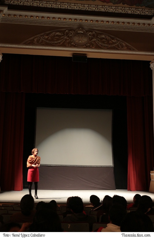 Presentacin &quot;La increble historia del nio de piedra&quot; por la guonista Nadia Gonzlez