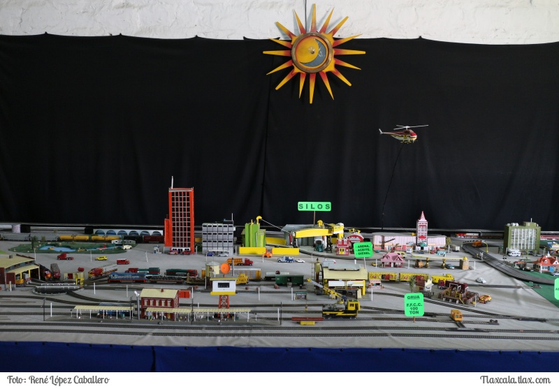 El ferrocarril en miniatura en el museo casa de piedra de Apizaco - Foto