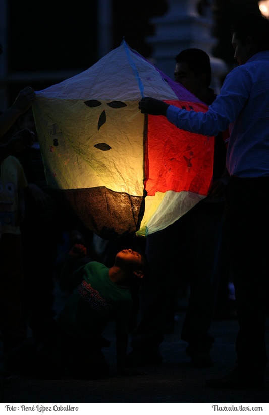 Concurso de Globos de Cantoya en Panotla 2015 - Foto