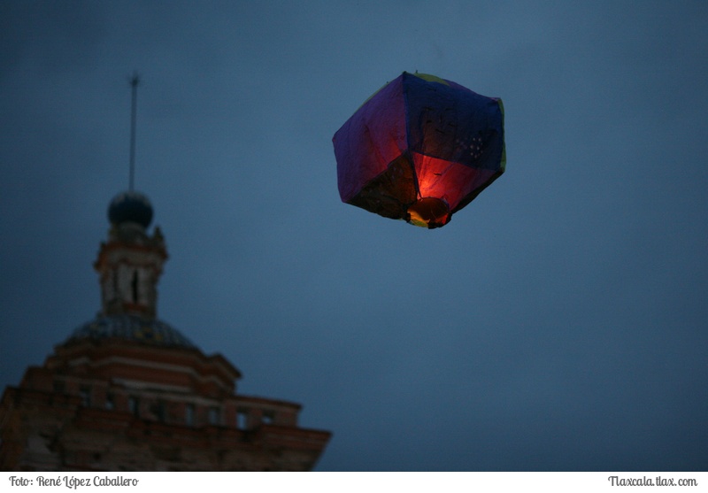 Concurso de Globos de Cantoya en Panotla 2015 - Foto