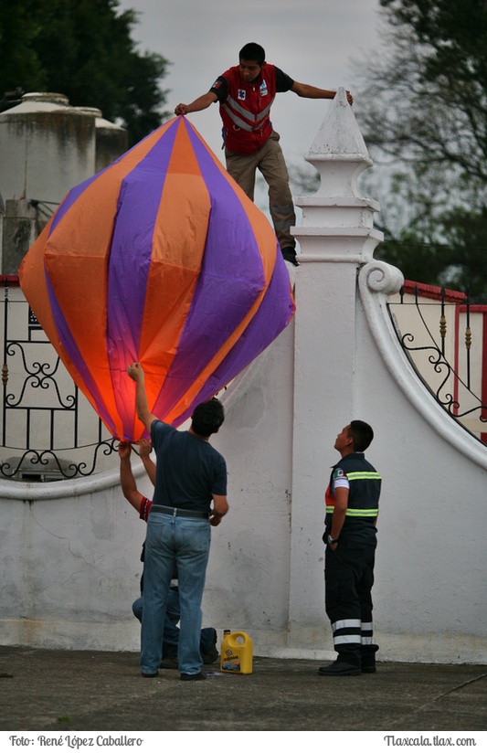 Concurso de Globos de Cantoya en Panotla 2015 - Foto