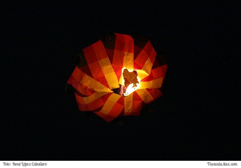 Concurso de Globos de Cantoya en Panotla 2015 - Foto