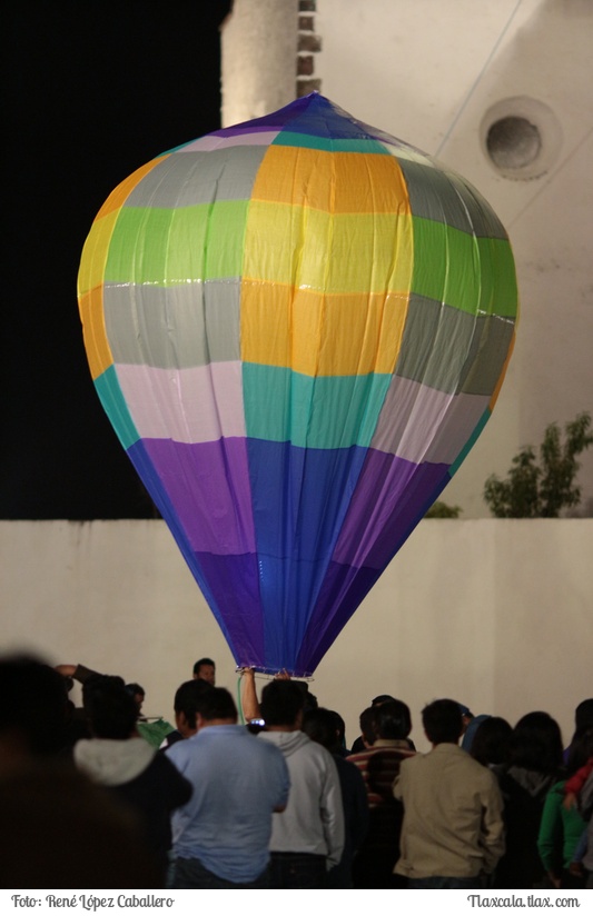 Concurso de Globos de Cantoya en Panotla 2015 - Foto