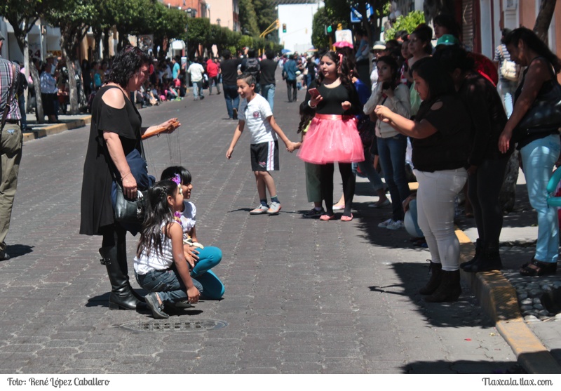 Desfile inagural del festival de titeres Tlaxcala 2015 - Foto