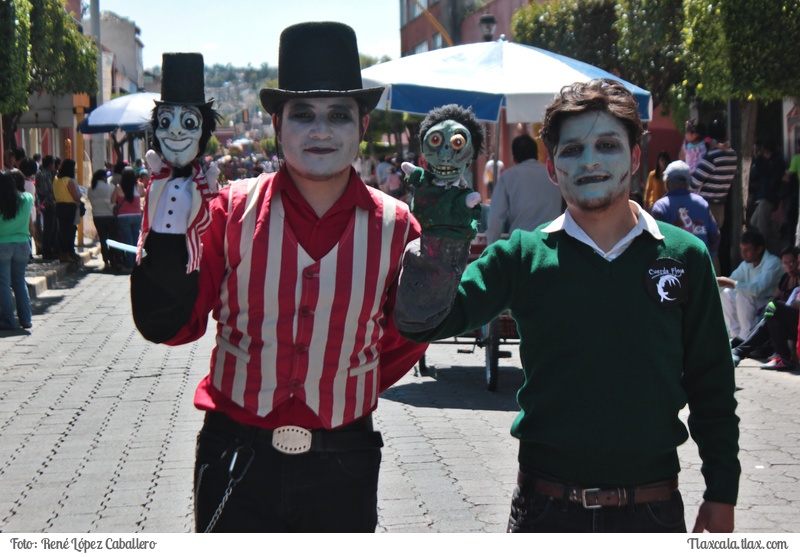 Desfile inagural del festival de titeres Tlaxcala 2015 - Foto